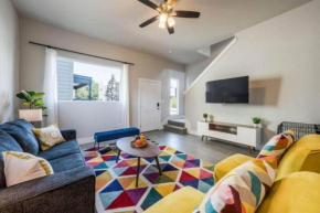 210 Rainbow (3) NEW Lavish in the of San Antonio Fast Wi-Fi